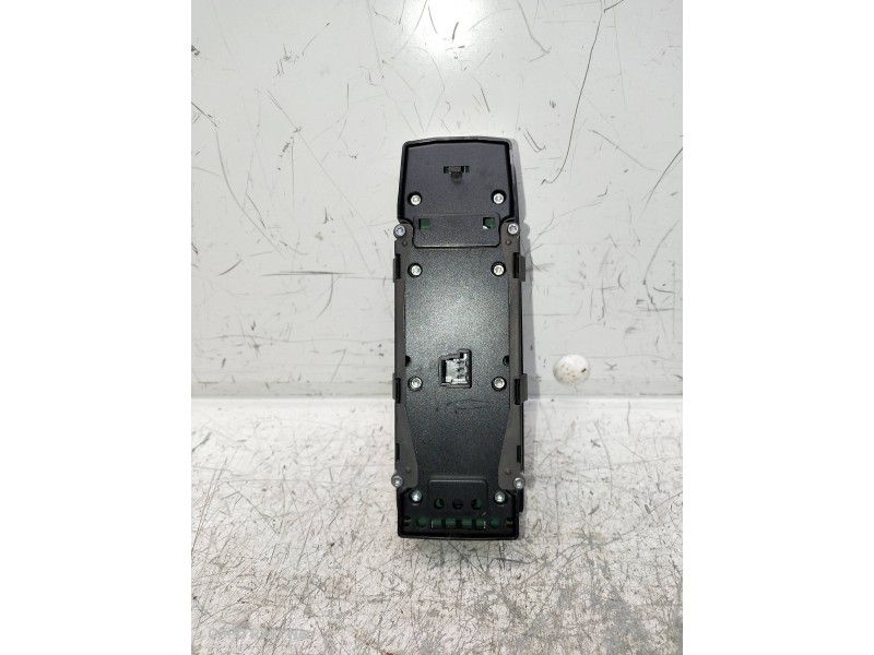 Recambio de mando elevalunas delantero izquierdo para mercedes clase m (w166) referencia OEM IAM A1669054400  5P