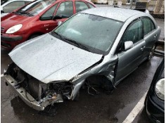 toyota avensis berlina (t25) del año 2007