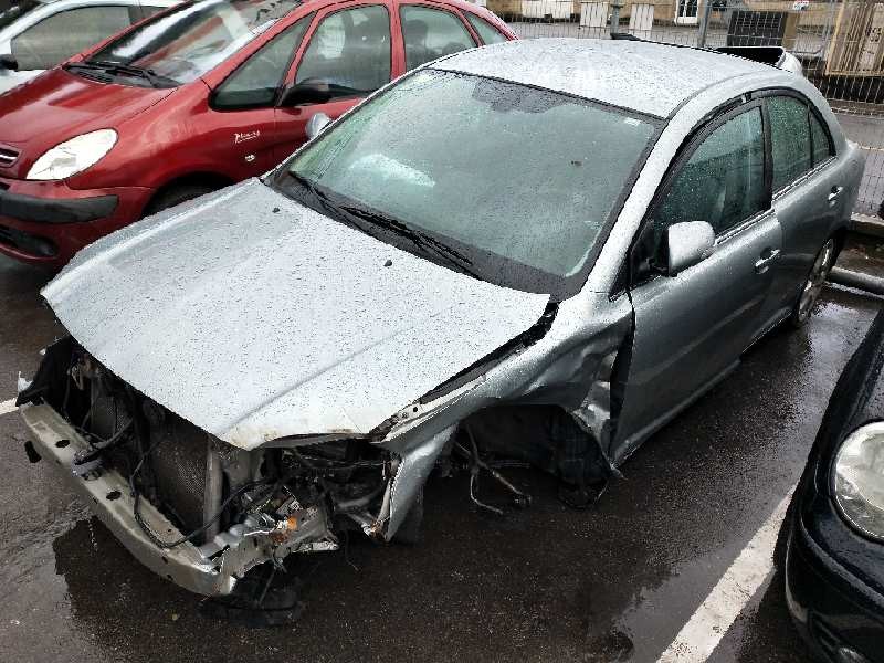 toyota avensis berlina (t25) del año 2007