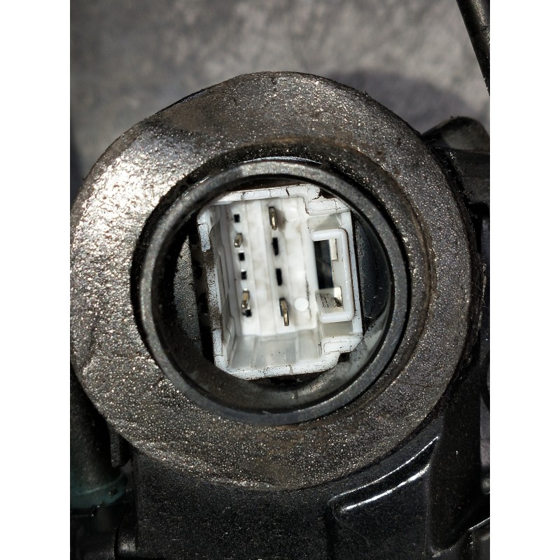 Recambio de motor cierre centralizado trasero derecho para toyota verso 2.0 d-4d cat referencia OEM IAM   5P