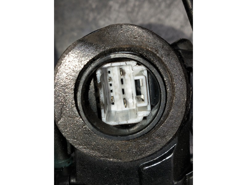 Recambio de motor cierre centralizado trasero derecho para toyota verso 2.0 d-4d cat referencia OEM IAM   5P