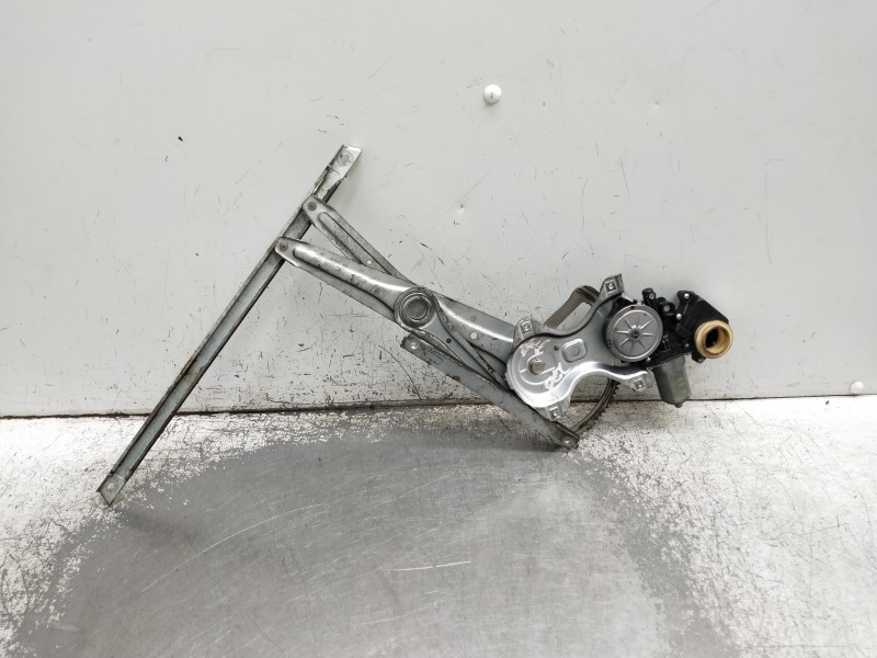 Recambio de elevalunas delantero derecho para toyota verso 2.0 d-4d cat referencia OEM IAM 698100F020  5P