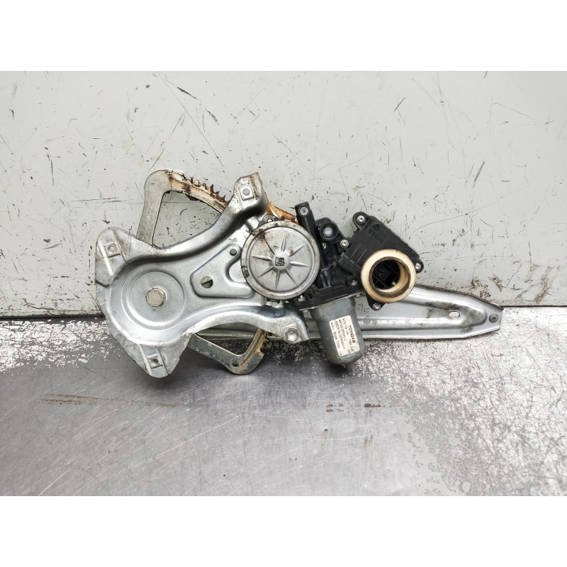 Recambio de elevalunas trasero izquierdo para toyota verso 2.0 d-4d cat referencia OEM IAM 857200F040C 915179104 5P