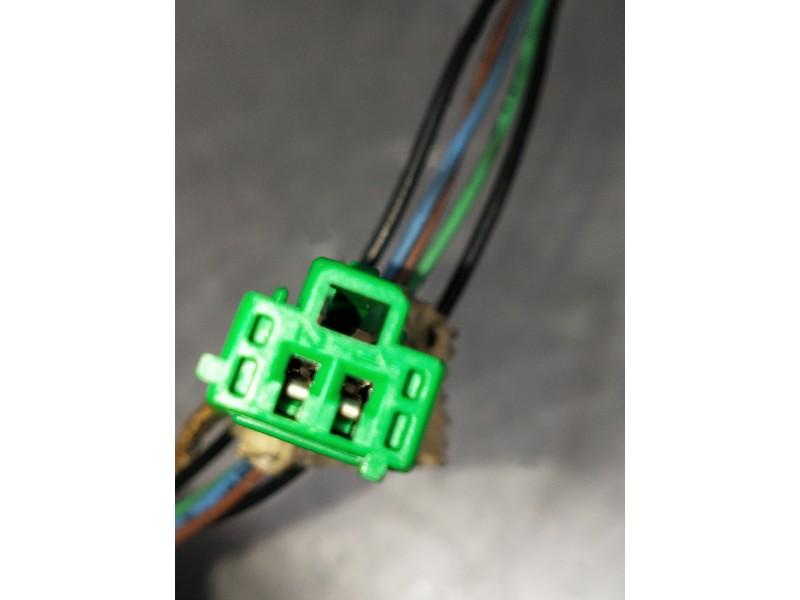 Recambio de retrovisor izquierdo para citroen c4 berlina collection referencia OEM IAM ELÉCTRICO 2 ENCHUFES 2-5 CABLES