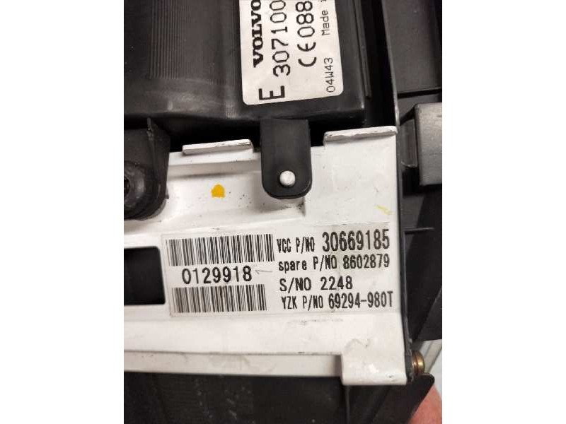 Recambio de cuadro instrumentos para volvo s40 berlina referencia OEM IAM 30710071  