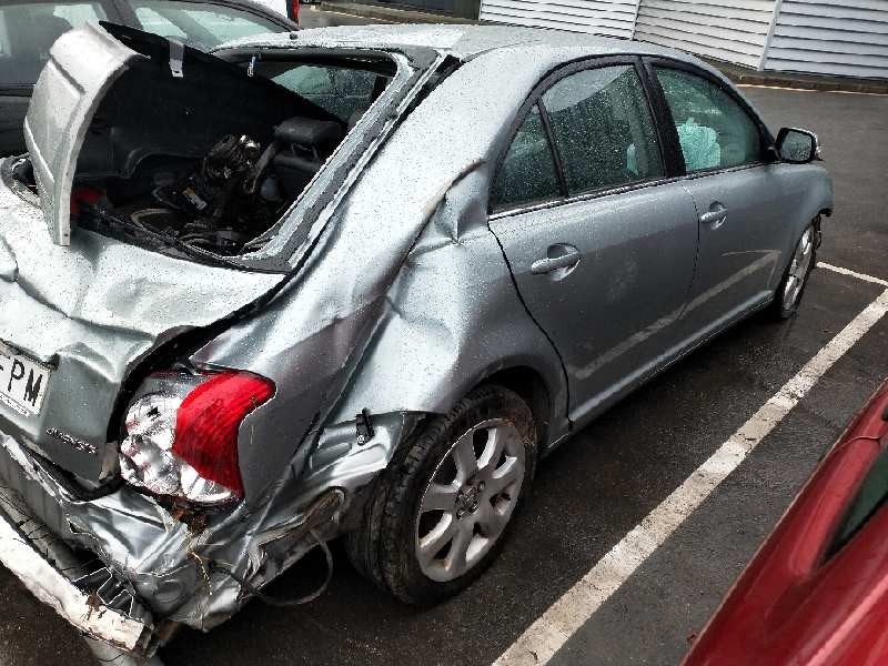 toyota avensis berlina (t25) del año 2007