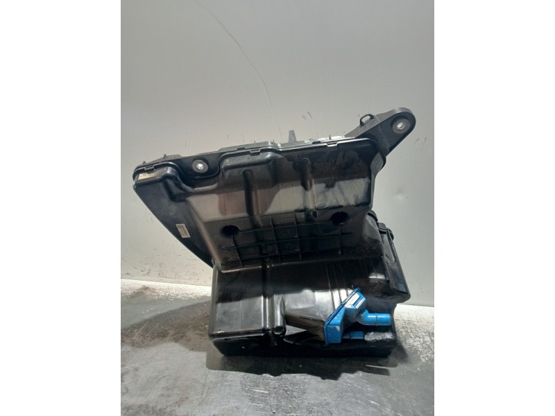 Recambio de deposito combustible para audi a4 avant (8wd) referencia OEM IAM 8W0131878BK 4067403AJ / 8W0131969J ADBLUE