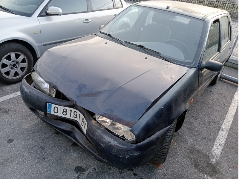ford fiesta berlina del año 1998