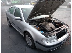 skoda octavia berlina (1u2) del año 2002