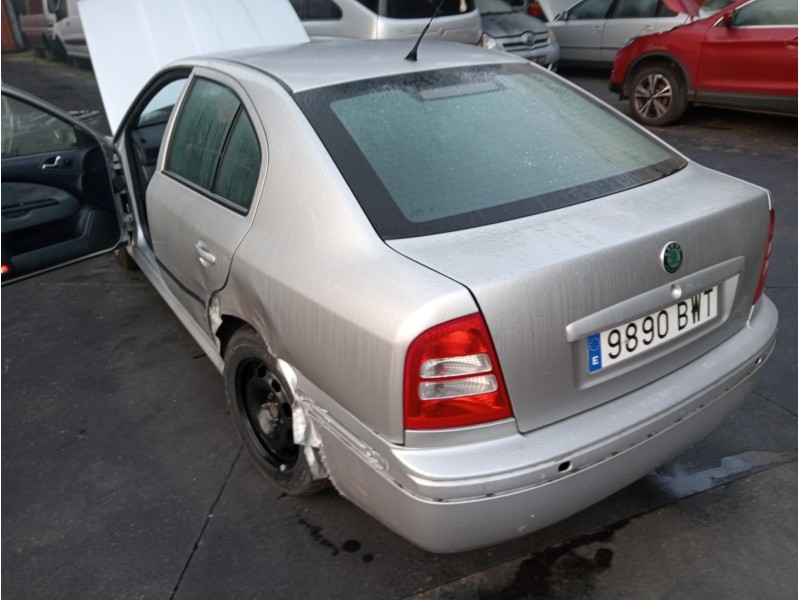 skoda octavia berlina (1u2) del año 2002