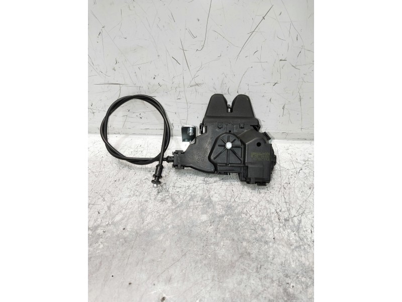 Recambio de motor cierre centralizado porton para mercedes clase c (w205) lim. referencia OEM IAM A2047500485  