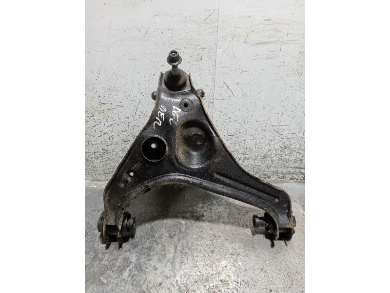 Recambio de brazo suspension inferior delantero derecho para ford expedition referencia OEM IAM   