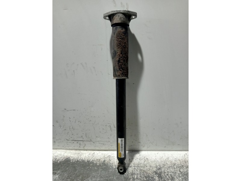 Recambio de amortiguador trasero derecho para mercedes clase c (w205) lim. referencia OEM IAM A2053207830  