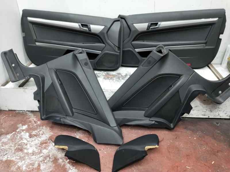 Recambio de juego asientos completo para mercedes clase clk (w207) coupe 350 cdi be prime edition (207.322) referencia OEM IAM V