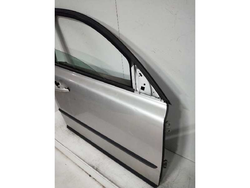 Recambio de puerta delantera derecha para volvo s40 berlina 1.6 diesel cat referencia OEM IAM   