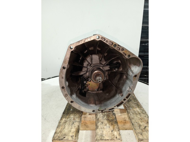 Recambio de caja cambios para mercedes sprinter 02.00  caja cerrada referencia OEM IAM A9022600500 711620 1212482 5V
