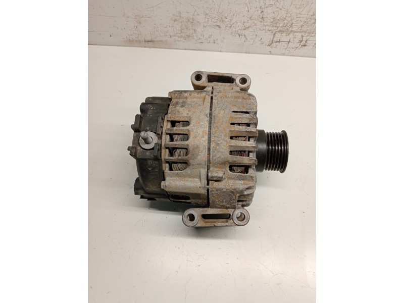 Recambio de alternador para mercedes clase m (w166) referencia OEM IAM A0009067702  