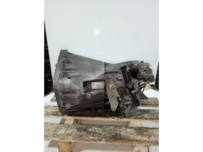 Recambio de caja cambios para mercedes sprinter 02.00  caja cerrada referencia OEM IAM A9022600500 711620 1212482 5V