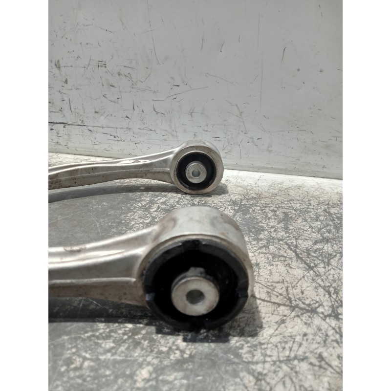 Recambio de brazo suspension superior delantero derecho para mercedes clase c (w205) lim. referencia OEM IAM A2053305601  