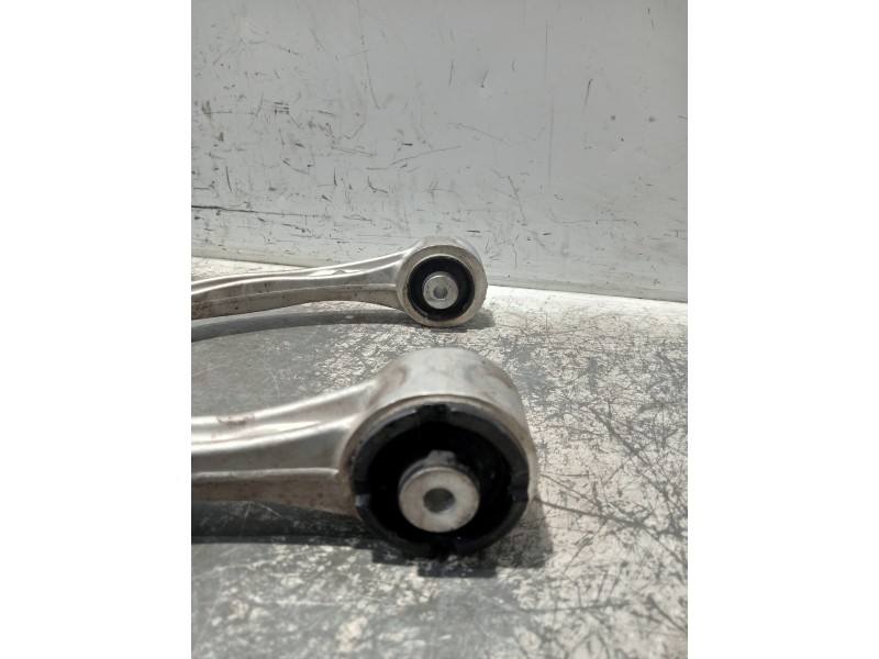 Recambio de brazo suspension superior delantero derecho para mercedes clase c (w205) lim. referencia OEM IAM A2053305601  