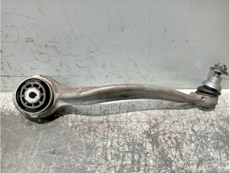 Recambio de brazo suspension inferior delantero derecho para mercedes clase c (w205) lim. referencia OEM IAM 20501RE  
