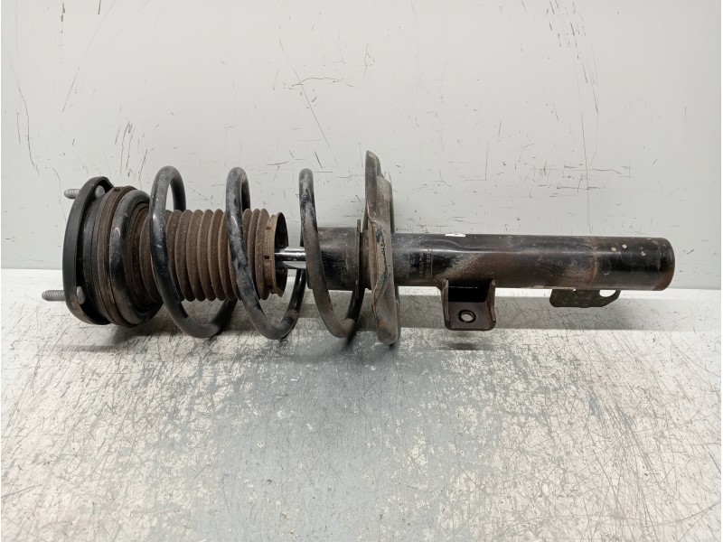 Recambio de amortiguador delantero derecho para mazda 3 berlina (bp) evolution referencia OEM IAM BDEN34700  