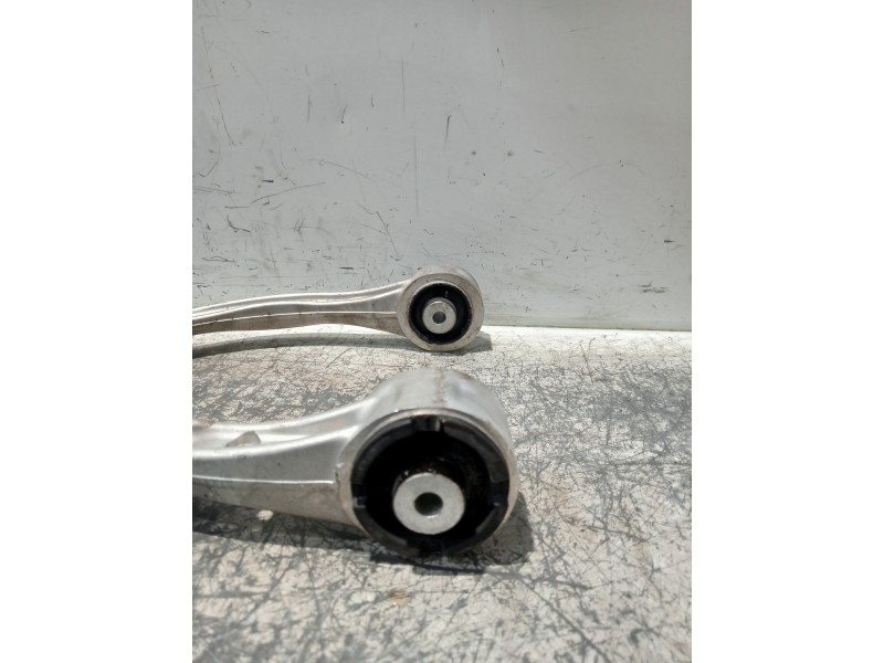 Recambio de brazo suspension superior delantero izquierdo para mercedes clase c (w205) lim. referencia OEM IAM A2053305501  