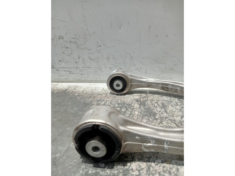 Recambio de brazo suspension superior delantero izquierdo para mercedes clase c (w205) lim. referencia OEM IAM A2053305501  