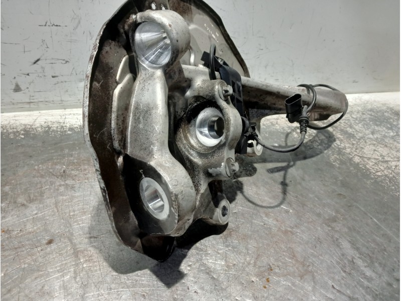 Recambio de mangueta delantera derecha para mercedes clase c (w205) lim. referencia OEM IAM 2052200  