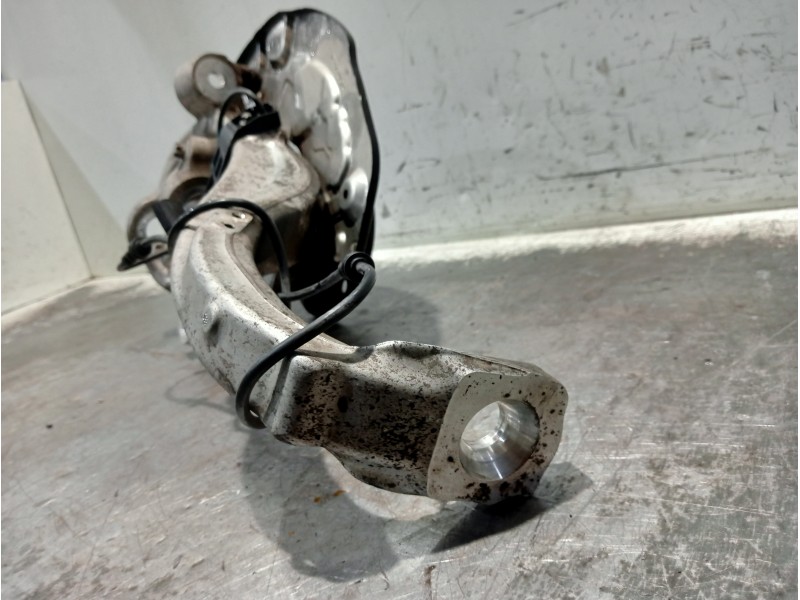 Recambio de mangueta delantera derecha para mercedes clase c (w205) lim. referencia OEM IAM 2052200  