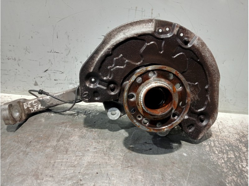 Recambio de mangueta delantera derecha para mercedes clase c (w205) lim. referencia OEM IAM 2052200  