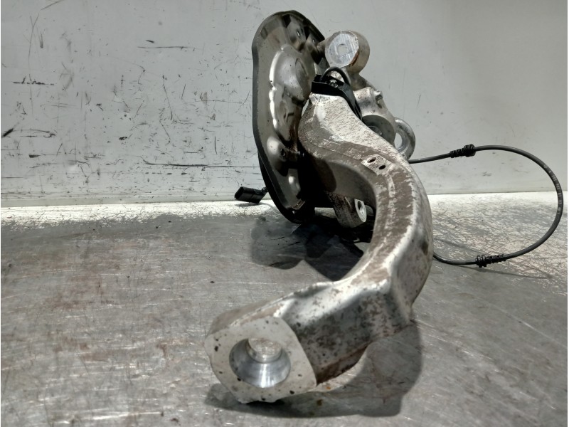 Recambio de mangueta delantera izquierda para mercedes clase c (w205) lim. referencia OEM IAM 2052100  