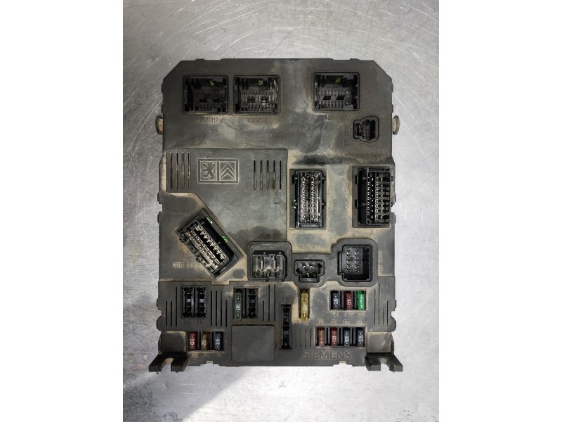 Recambio de caja reles / fusibles para citroen berlingo referencia OEM IAM 650584580  
