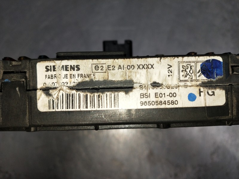 Recambio de caja reles / fusibles para citroen berlingo referencia OEM IAM 650584580  