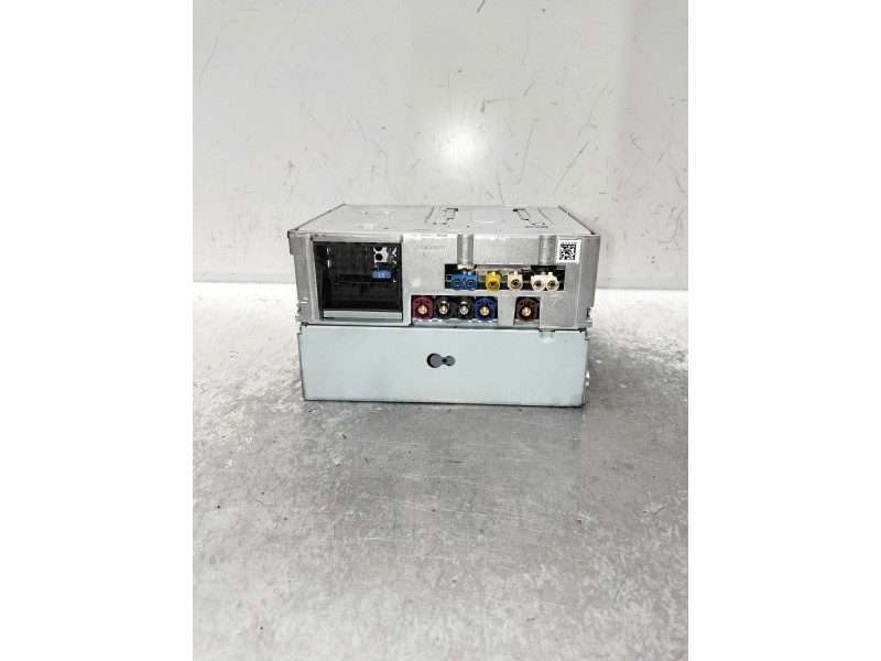 Recambio de sistema audio / radio cd para mercedes clase c (w205) lim. referencia OEM IAM A2059008117  