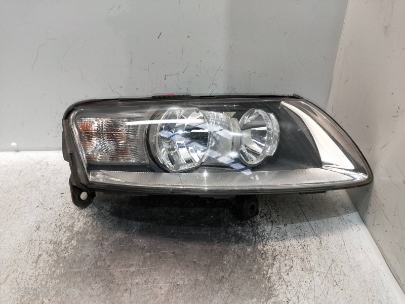 Recambio de faro derecho para audi a6 berlina (4f2) referencia OEM IAM 4F0941004  PATILLAS DE LA TAPA TRASERA ROTAS