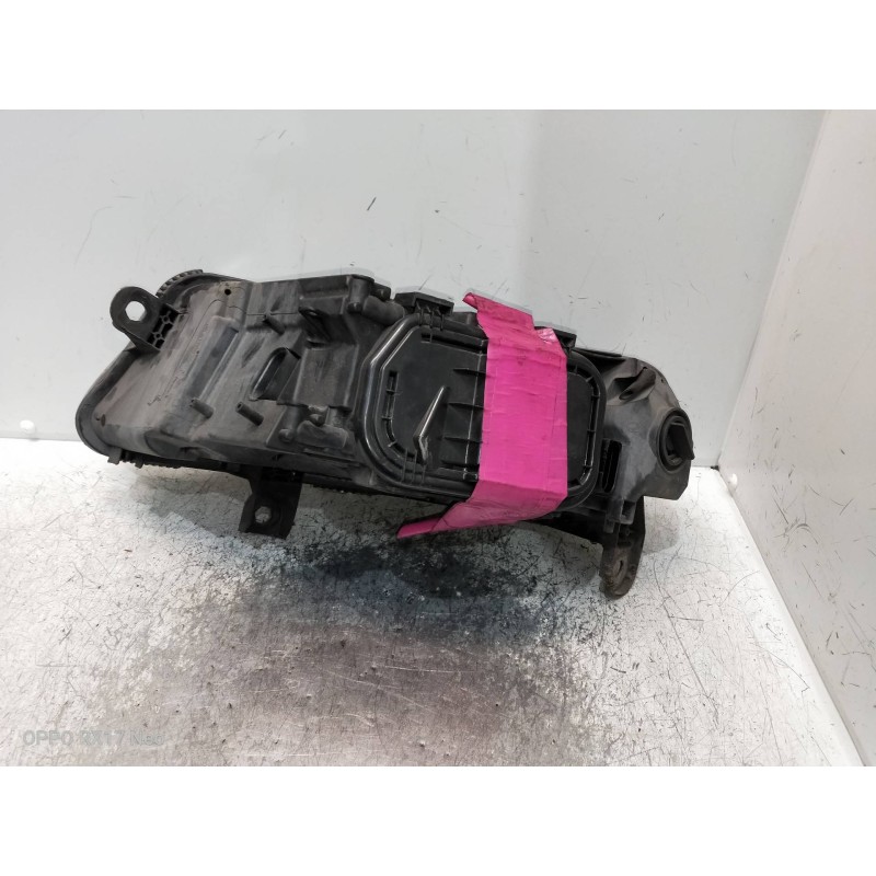 Recambio de faro derecho para audi a6 berlina (4f2) referencia OEM IAM 4F0941004  PATILLAS DE LA TAPA TRASERA ROTAS