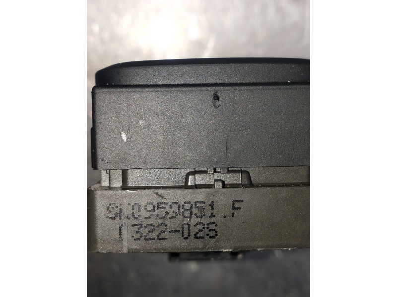 Recambio de mando elevalunas delantero izquierdo para audi a5 sportback (8t) referencia OEM IAM 0959851F  