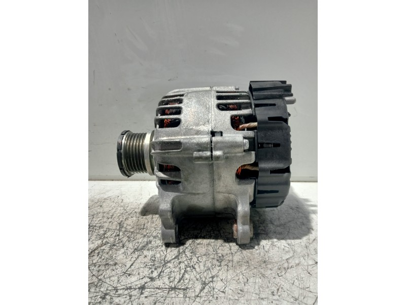 Recambio de alternador para audi a4 avant (8wd) referencia OEM IAM 04L903024 2619999E EG15T015