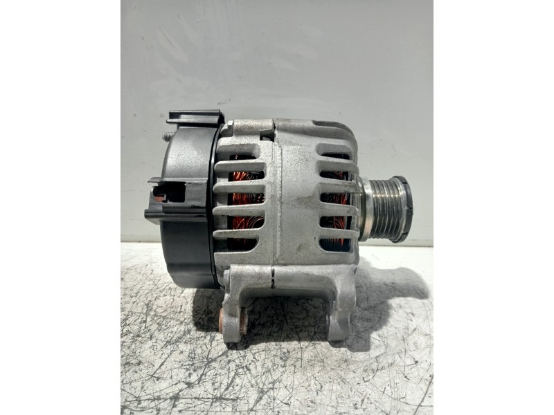 Recambio de alternador para audi a4 avant (8wd) referencia OEM IAM 04L903024 2619999E EG15T015