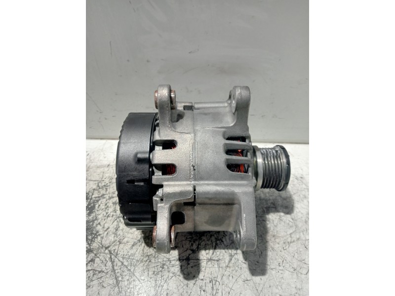 Recambio de alternador para audi a4 avant (8wd) referencia OEM IAM 04L903024 2619999E EG15T015