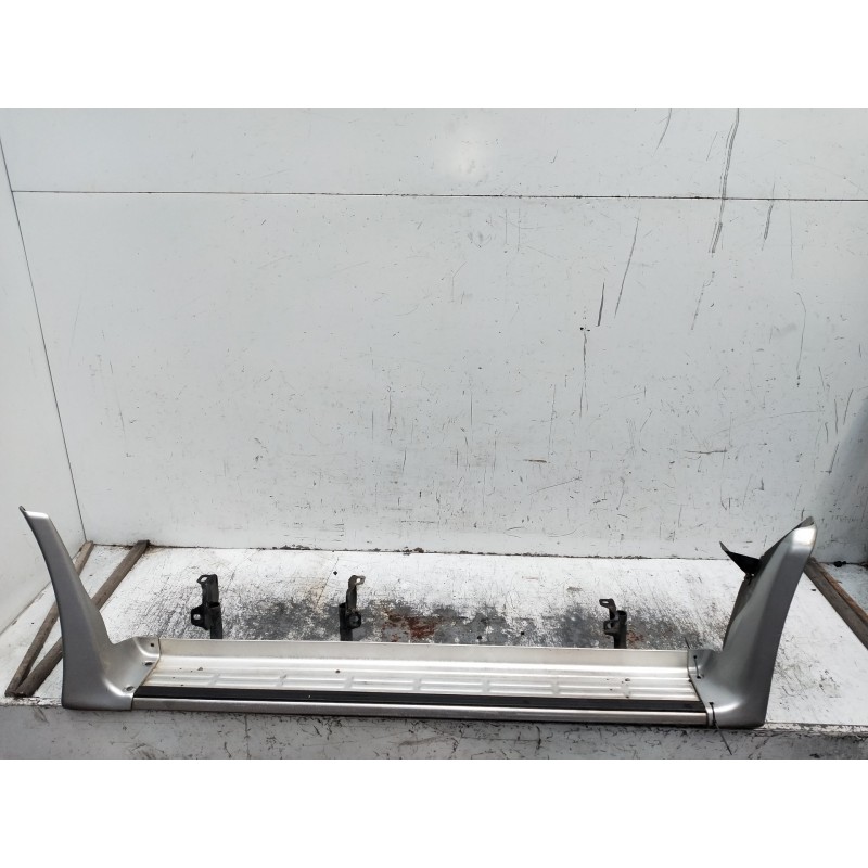 Recambio de faldon lateral para mitsubishi montero (v20/v40) 2800 td glx (2-ptas.) referencia OEM IAM  ESTRIBO LATERAL DERECHO