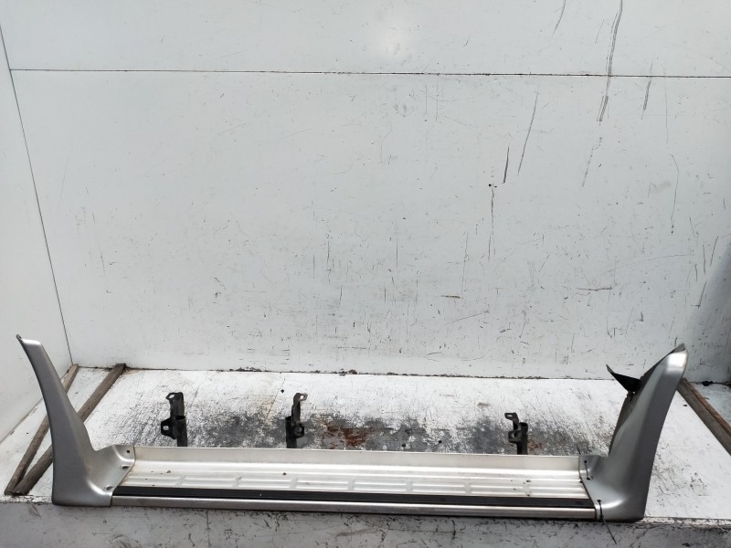 Recambio de faldon lateral para mitsubishi montero (v20/v40) 2800 td glx (2-ptas.) referencia OEM IAM  ESTRIBO LATERAL DERECHO