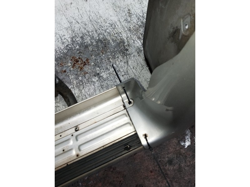 Recambio de faldon lateral para mitsubishi montero (v20/v40) 2800 td glx (2-ptas.) referencia OEM IAM  ESTRIBO LATERAL DERECHO