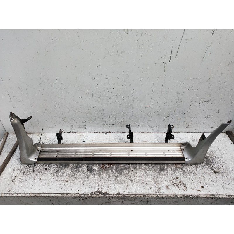 Recambio de faldon lateral para mitsubishi montero (v20/v40) 2800 td glx (2-ptas.) referencia OEM IAM   ESTRIBO LATERAL IZQUIERD