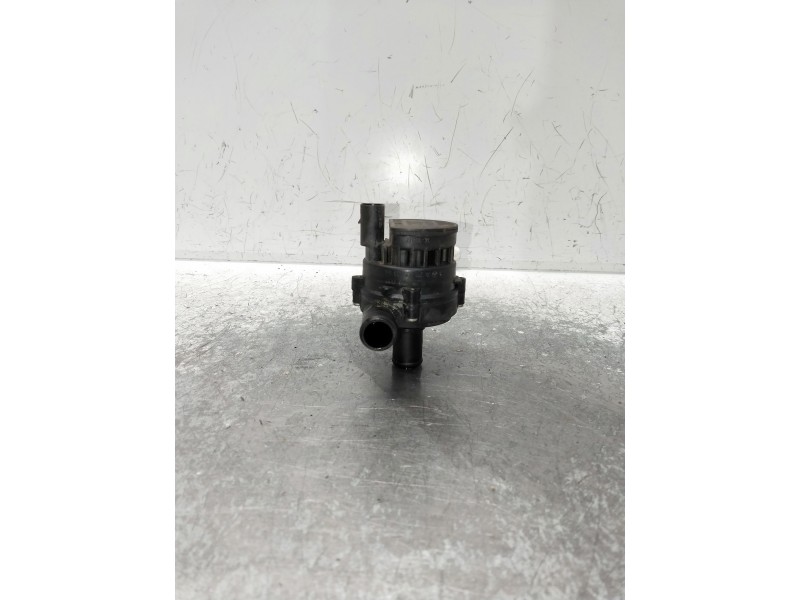 Recambio de bomba agua para mercedes clase c (w205) lim. referencia OEM IAM A2118350364  