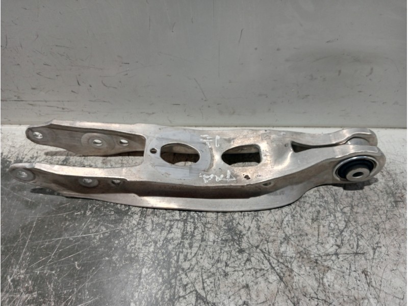 Recambio de brazo suspension inferior trasero izquierdo para audi a4 avant (8wd) referencia OEM IAM 8W0505311H  