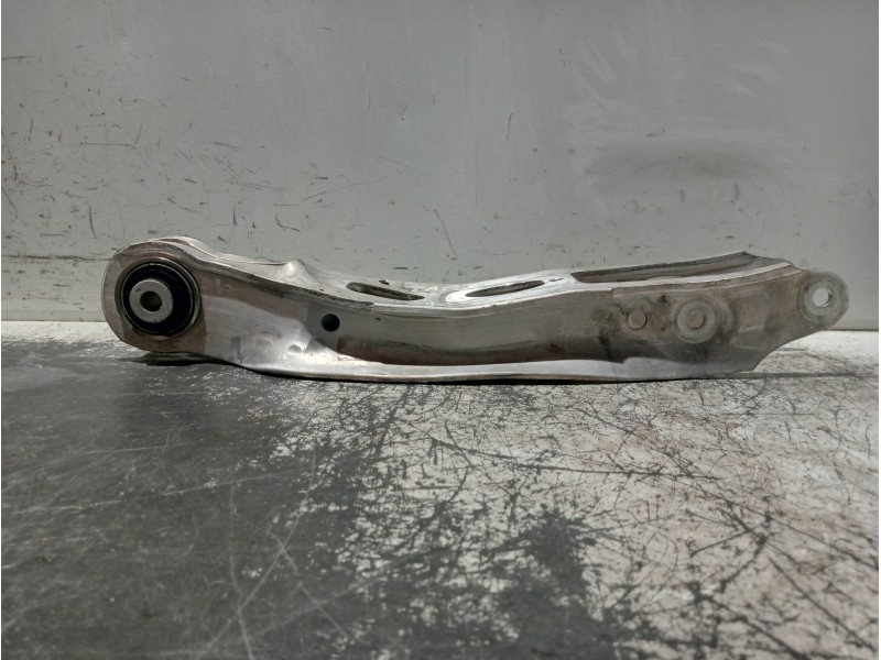 Recambio de brazo suspension inferior trasero izquierdo para audi a4 avant (8wd) referencia OEM IAM 8W0505311H  