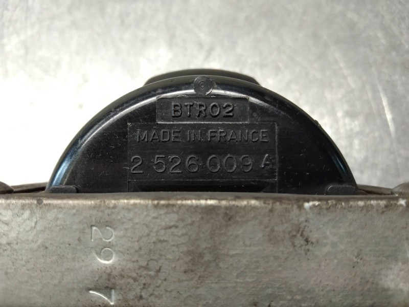 Recambio de bobina encendido para peugeot 205 berlina 1.3 plus referencia OEM IAM 2526009A  