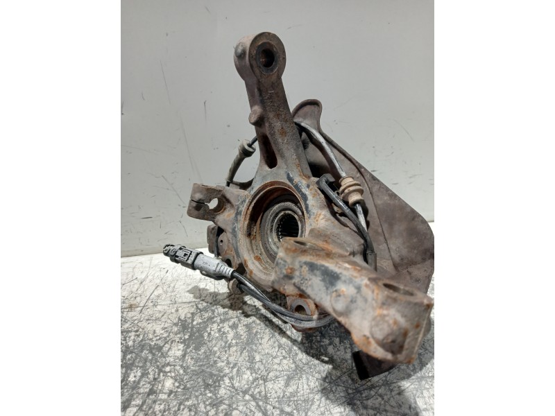 Recambio de mangueta delantera izquierda para peugeot bipper referencia OEM IAM   